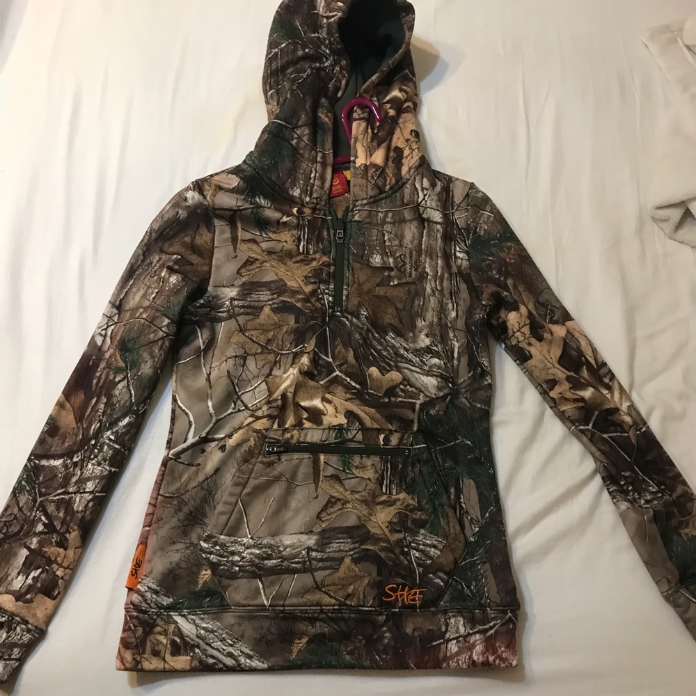 She outdoor camp hoodie